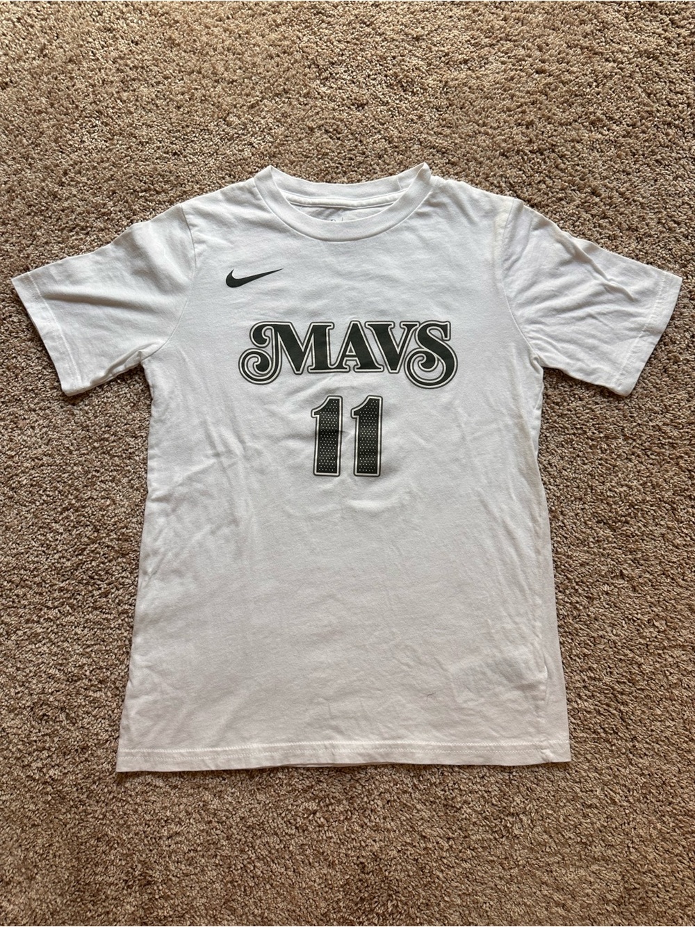Nike Dallas Mavericks Kyrie Irving #11 White City Edition T-Shirt Boys Medium